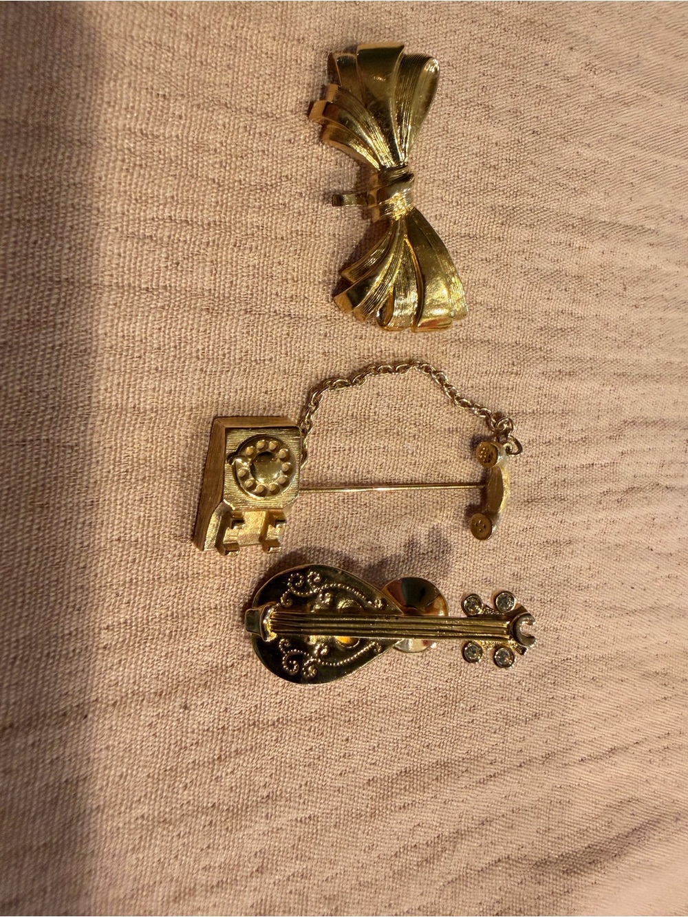 Avon Gold-Tone Trio Vintage-Inspired Brooch Set - Elegant Accent Pins